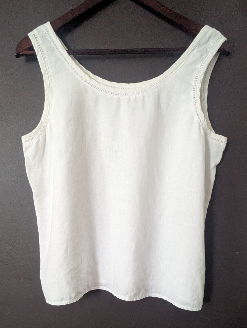 Vintage Saks Fifth Avenue Real Clothes Women's Linen Crew Neck Tank Top. Size 8